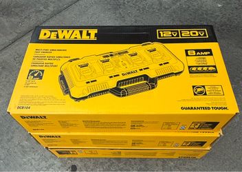 Multi-Port Simultaneous Fast Charger DeWALT DCB104