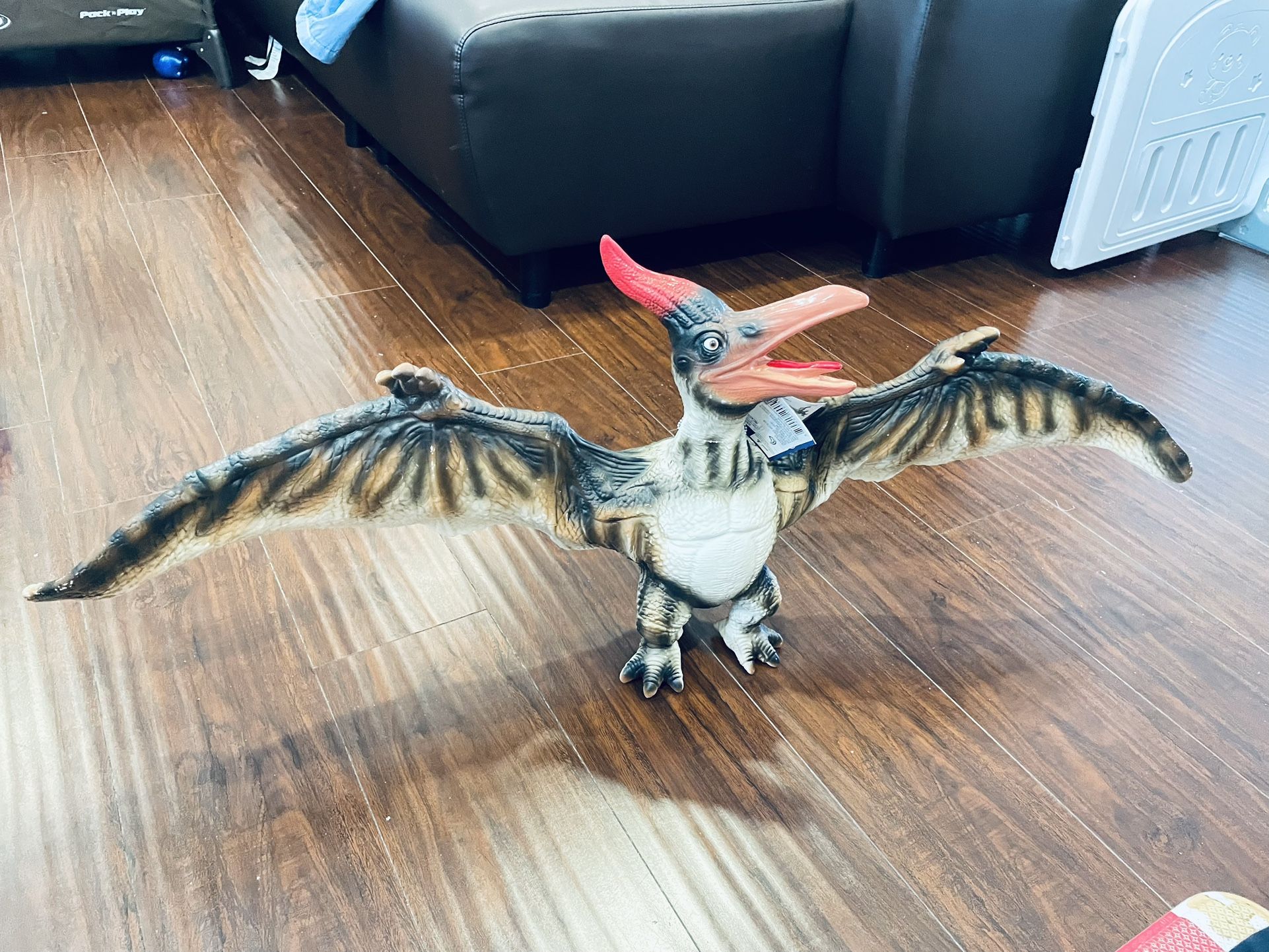 Giant Dinosaur Pterodactyl Pterosaur - It Make Sound