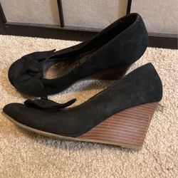 Black Wedges Closed Toe Size 71/2