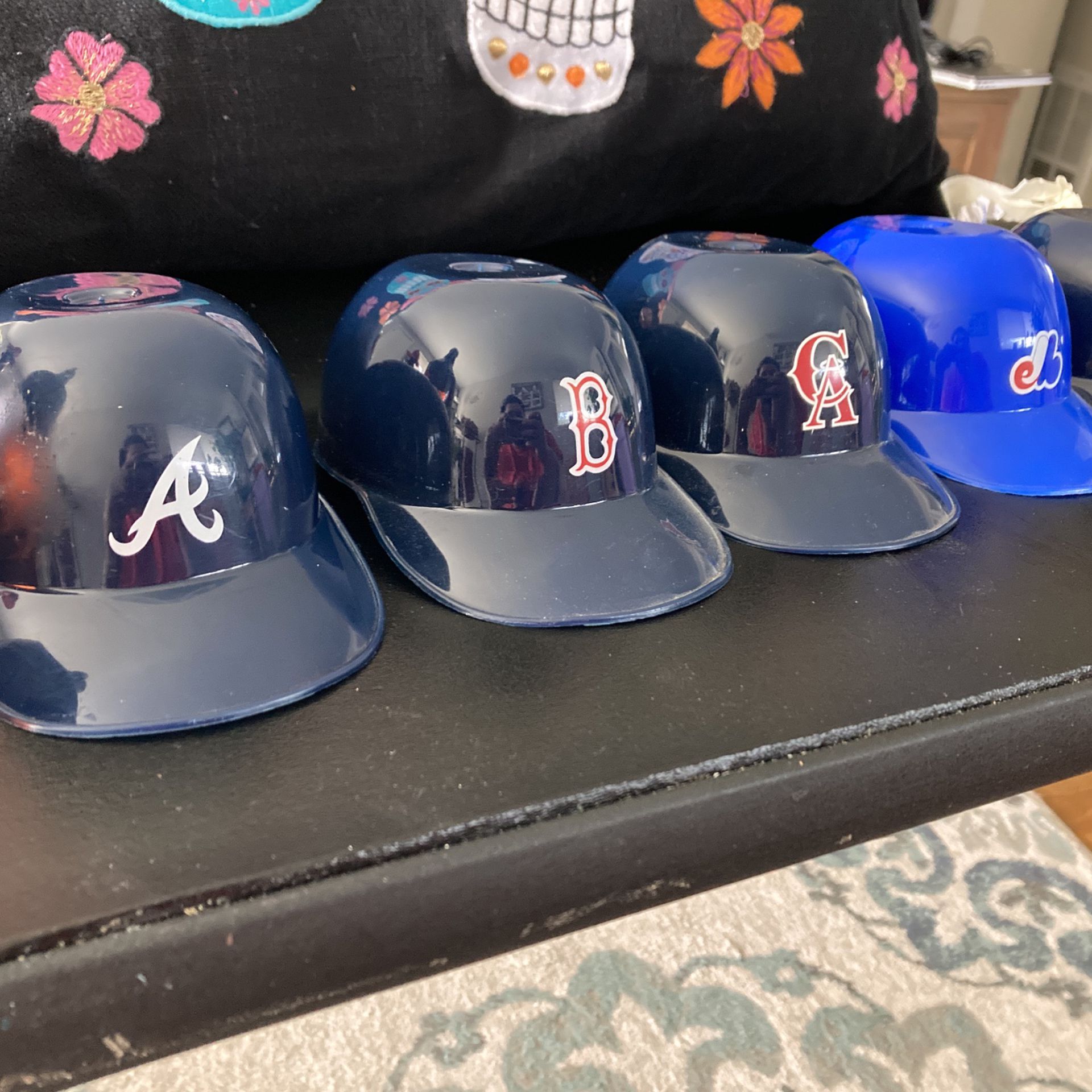 MLB Small Helmets for Sale in Lynnwood, WA - OfferUp