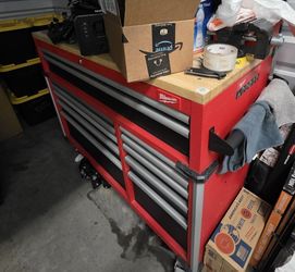 Milwaukee 52" Workbench 12 Drawer With Peg Board