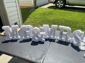 Mr & Mrs Light Up Table Sign