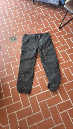 Men’s army cargo pants size 34 x 34
