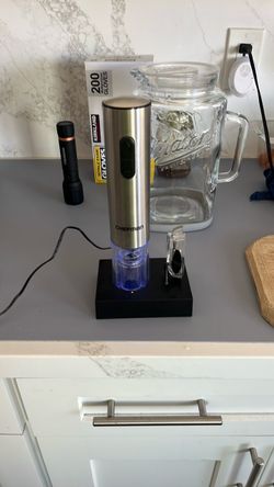 Automatic wine bottle opener
