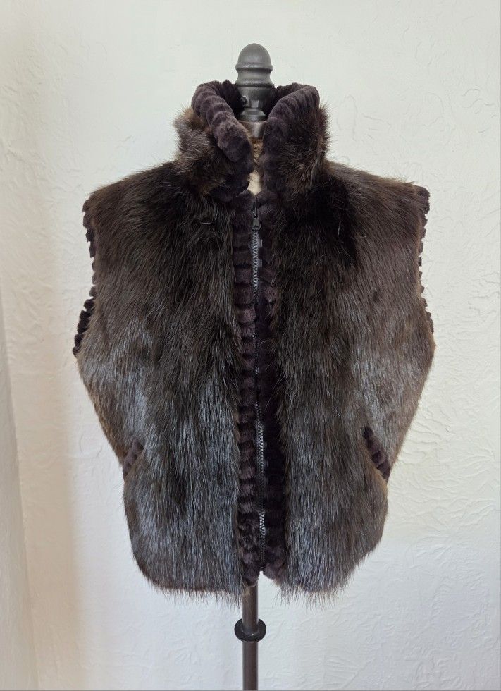 Beaver Fur Vest Women's Size S/M NO OFFERS