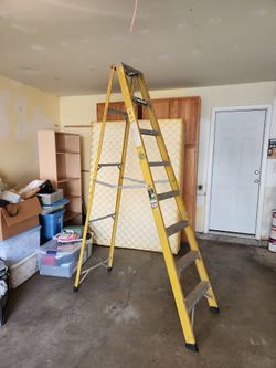 Fiberglass Stepladder