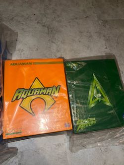 Mezco Green Arrow and Classic Aquaman