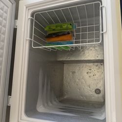 Magic Chef  deep freezer