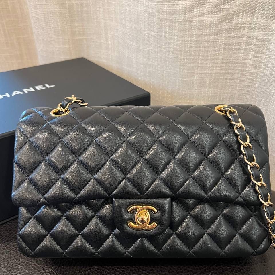 Chanel Classic Medium Double Flap Lambskin Bag for Sale in Los Angeles, CA  - OfferUp