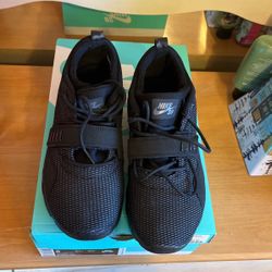 Nike Ladies Shoes Size 8