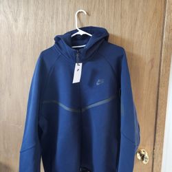 Nike Tech Fleece Navy XL  New With Tags