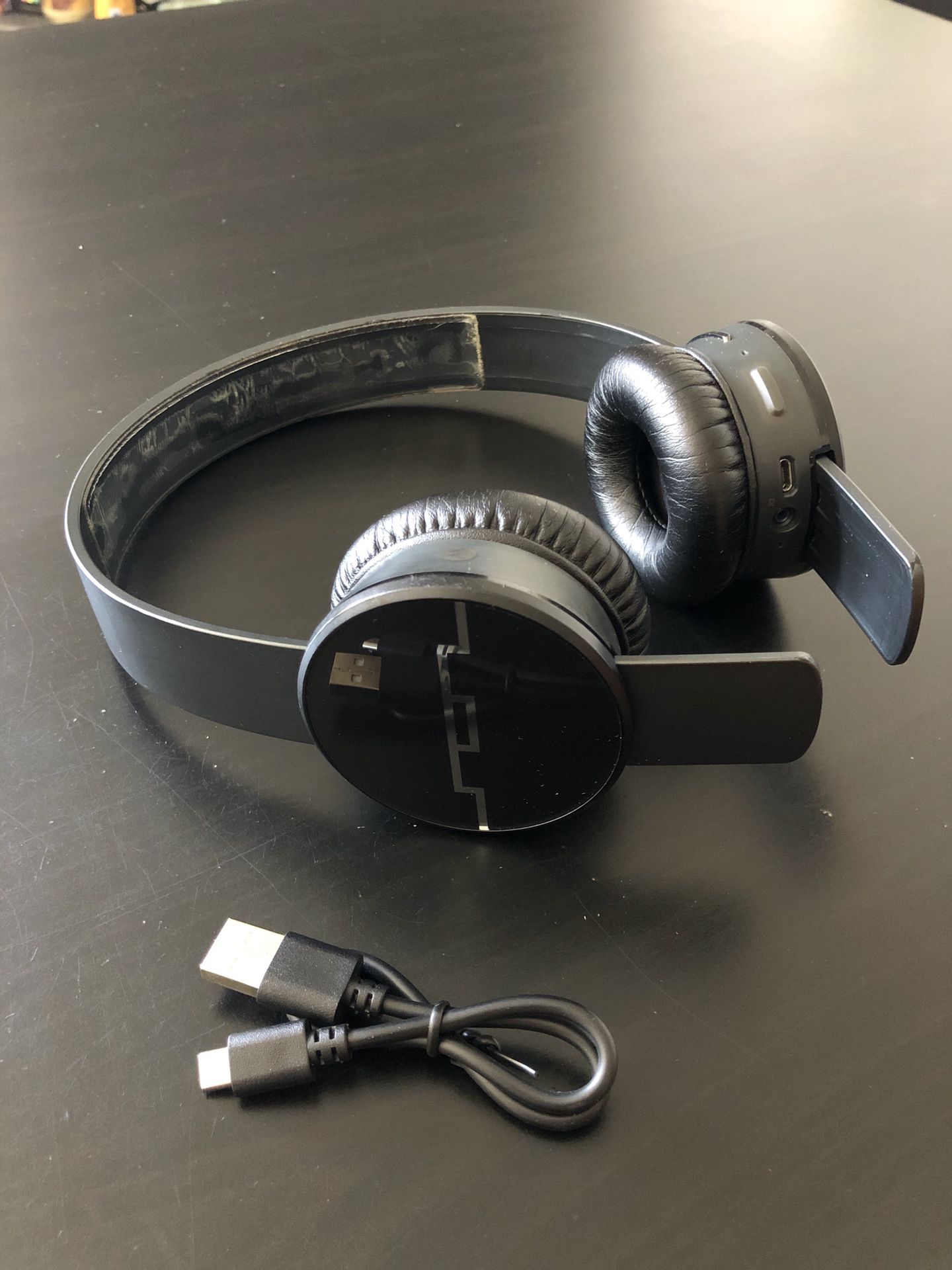 Bluetooth Headphones- Sol Republic Air Tracks