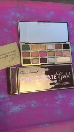 Too faced chocolate bar