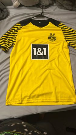 Bvb soccer jersey size medium