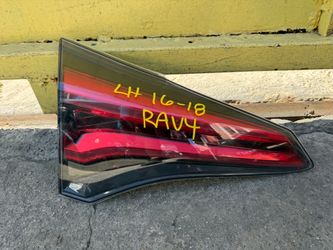 2016-2018 TOYOTA RAV4 LH INNER TAIL LIGHT OEM