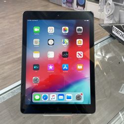Great Condition IPad Air (9.7 inch) Unlocked, Comes With Charging Cable 
