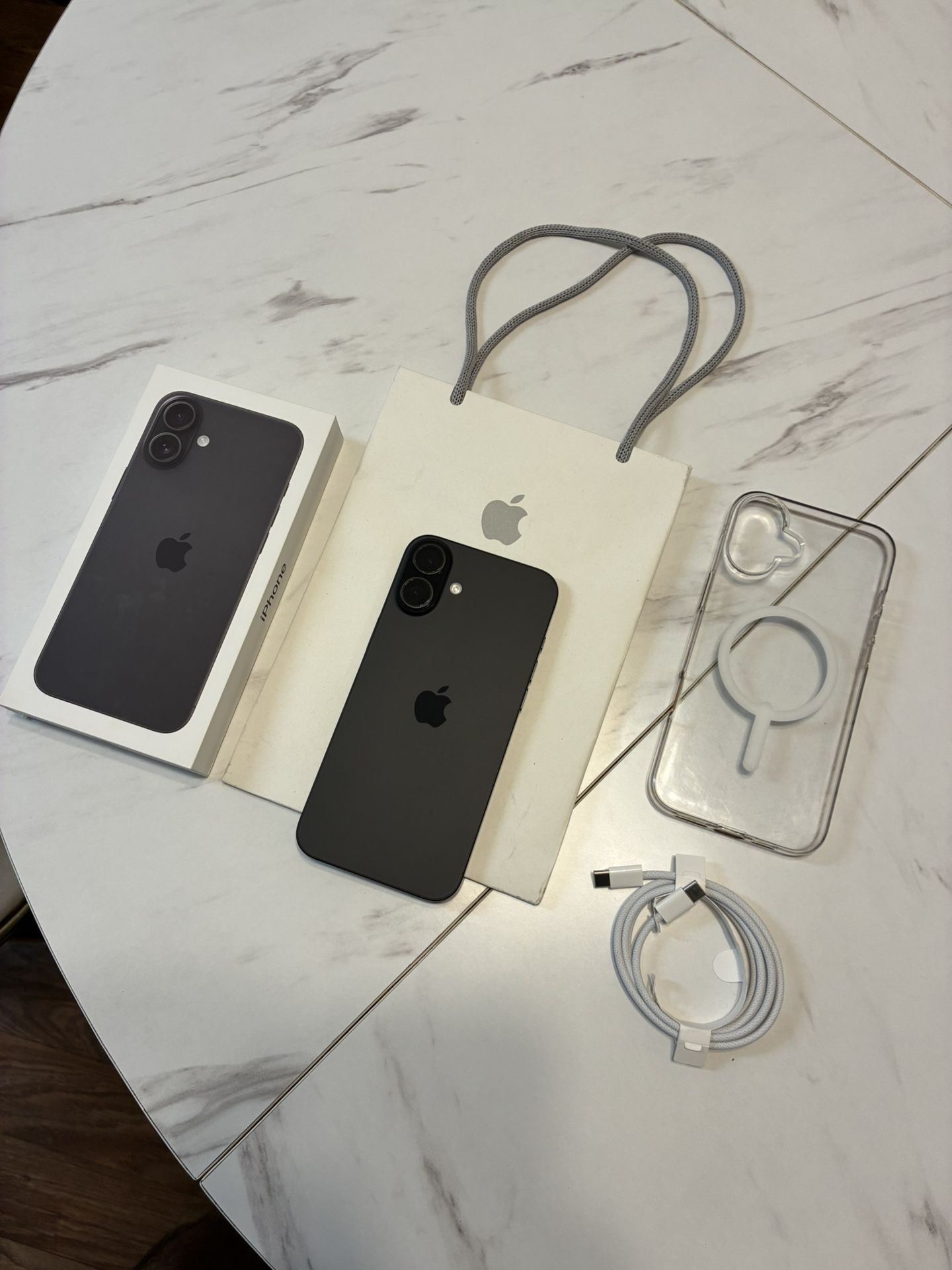 iPhone 16 Plus