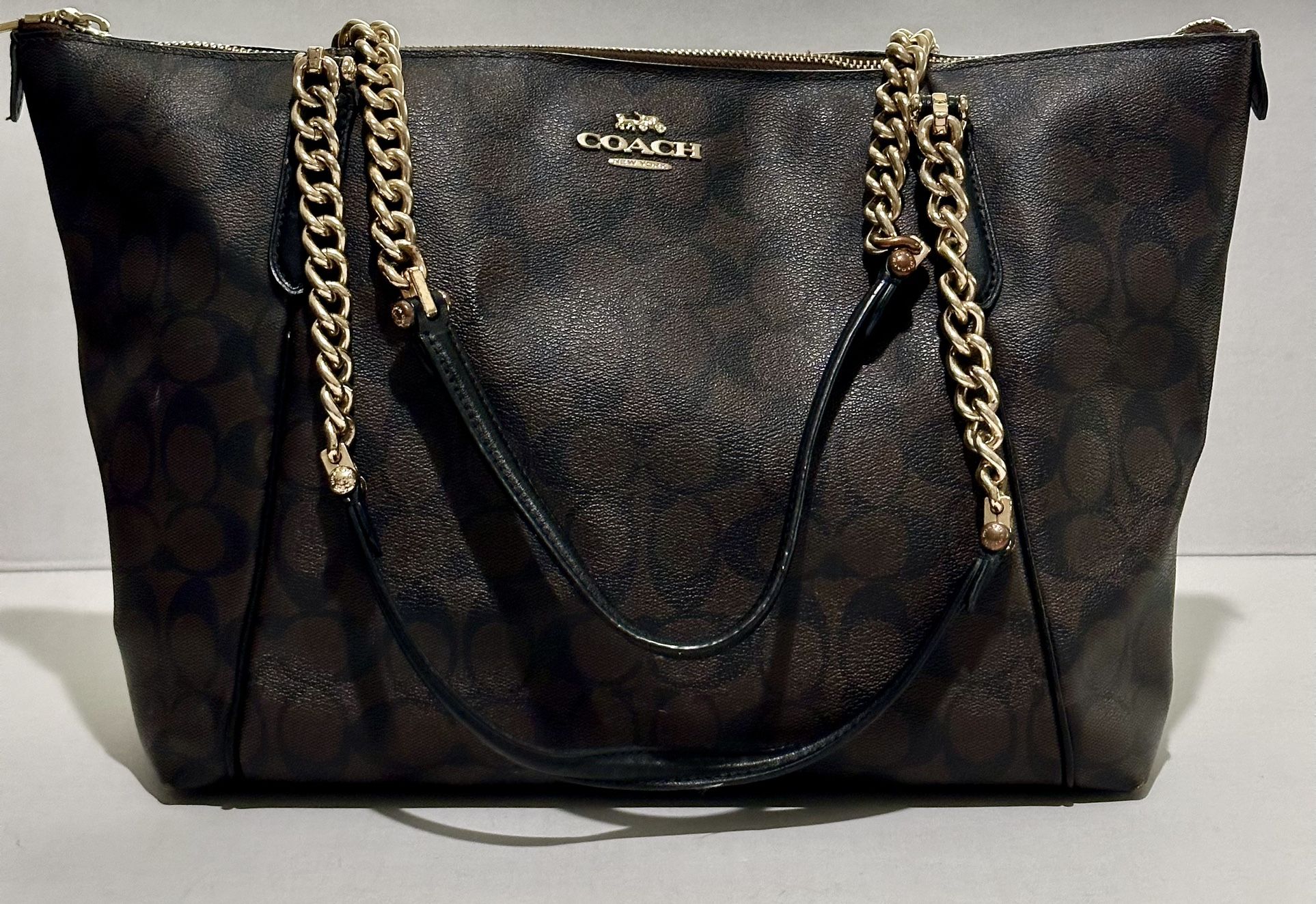 Coach Ava Chain Tote Bag Gently Used in Great Comdition