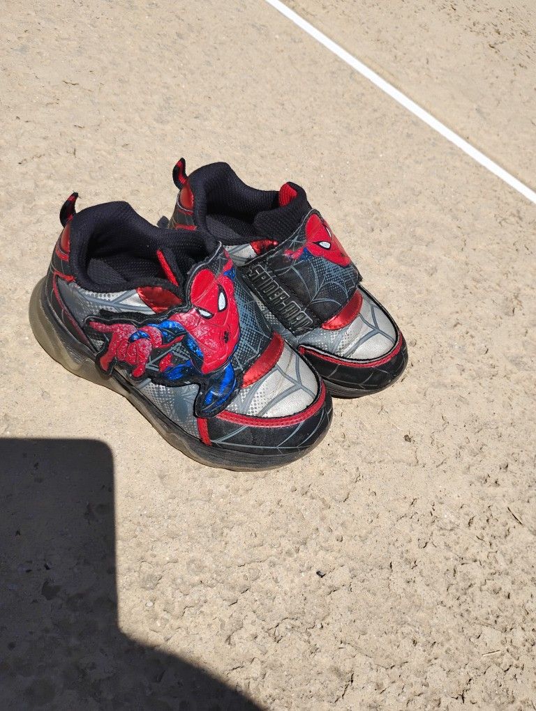 Boys Shoes Size 9