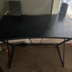 Gaming desk