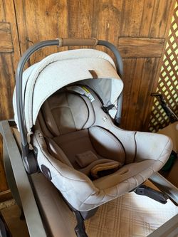 Nuna Pipa Urn Baseless Car Seat