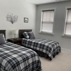 Two Twin Beds And Night Stand 