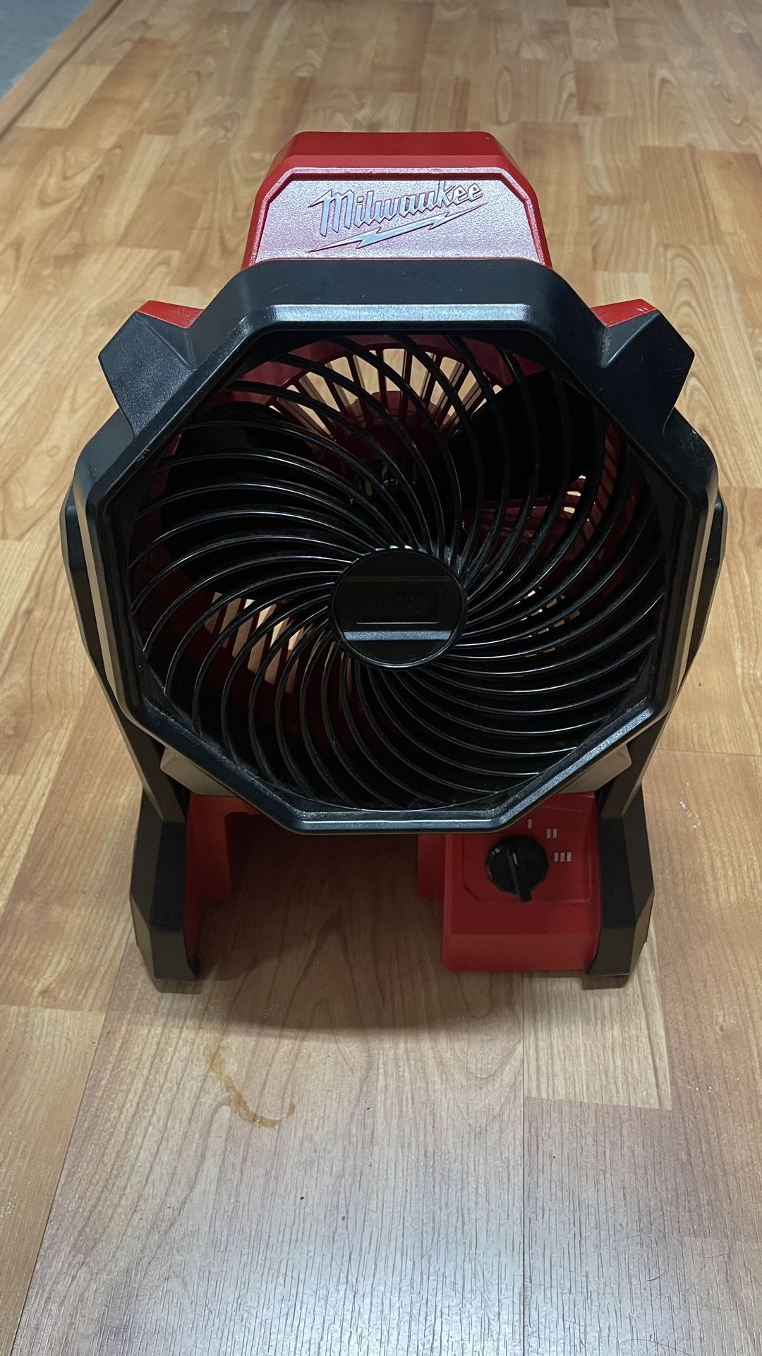 Milwaukee Job Site Fan M18