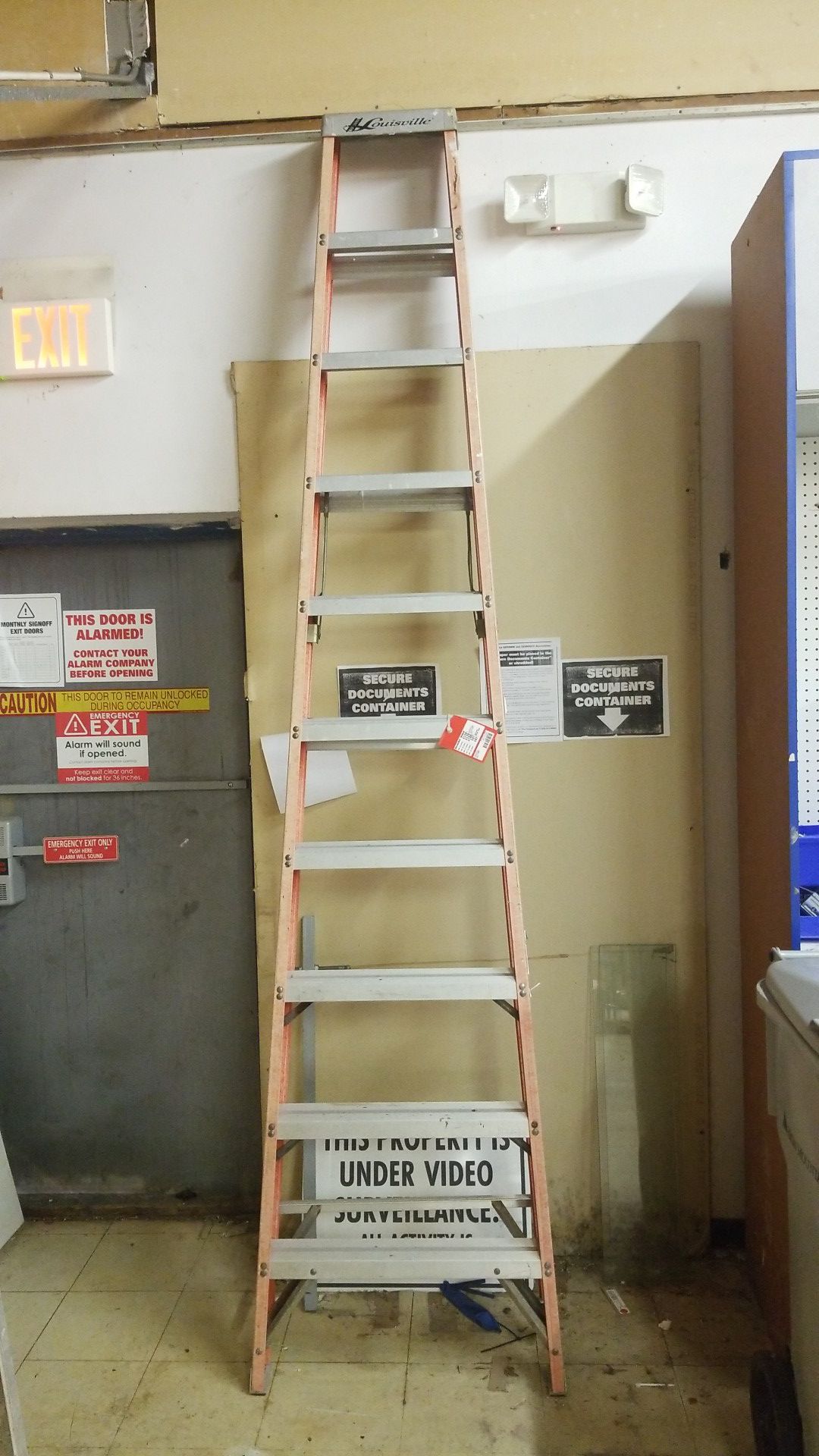 A frame ladder 10ft