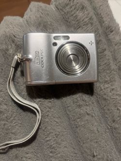 Nikon Coolpix L12 Digital Camera
