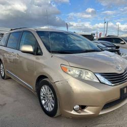 2011 Toyota Sienna  XLE 8-Passenger Passenger