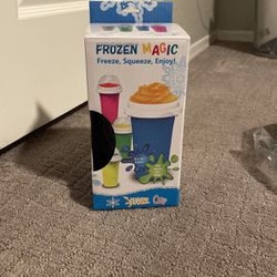 Frozen Magic Squeeze Cup