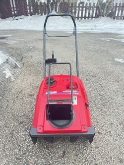 Honda Snowblower HS520 20” Start By Pull Very Good Condition With New Paddles 