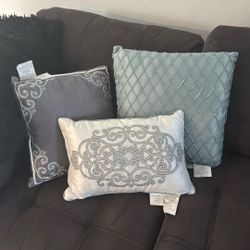 Throw Pillows 
