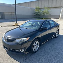 Toyota Camry SE 2014.5 with Navigation