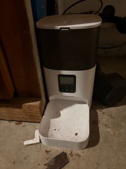 Pet Self feeder