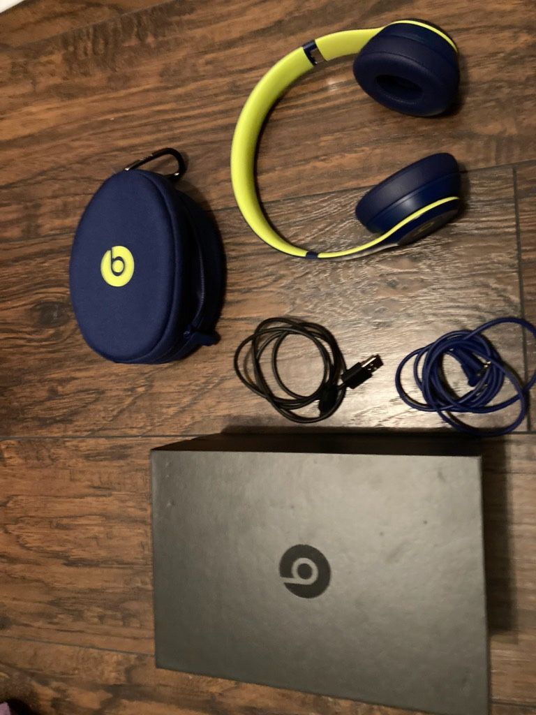 Beats solo 3/ Send Offers