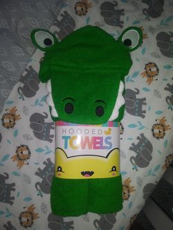 Brand New Alligator Hooded Kids Towel