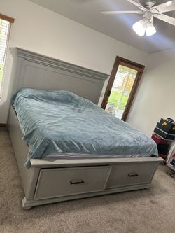 Cal King Bed Set