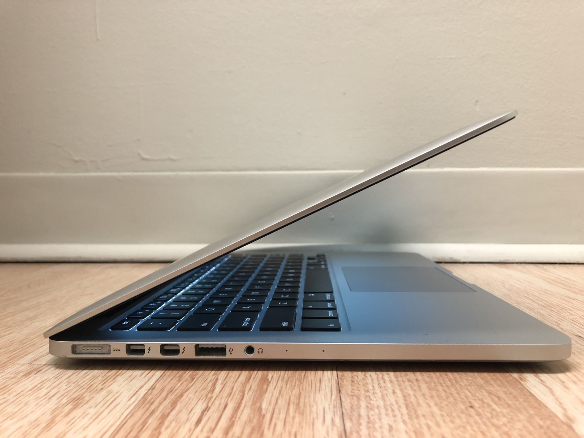 Apple MacBook Pro Retina 2014 Core i5/8GB RAM/ 256SSD FLASH