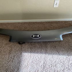 Factory OEM 2016-2020 Kia Sorento Gray Lift Gate Molding With Emblem Camera & License Plate Lights