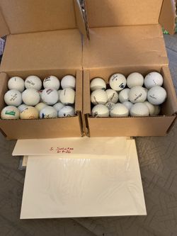 Awesome collection of vintage collectible golf balls. Golf resorts , casinos , characters and others. 58 balls