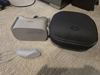 Oculus Go 32GB with carrying case