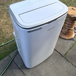 LOW PRICE MOVING- FRIGIDAIRE AIR CONDITIONER