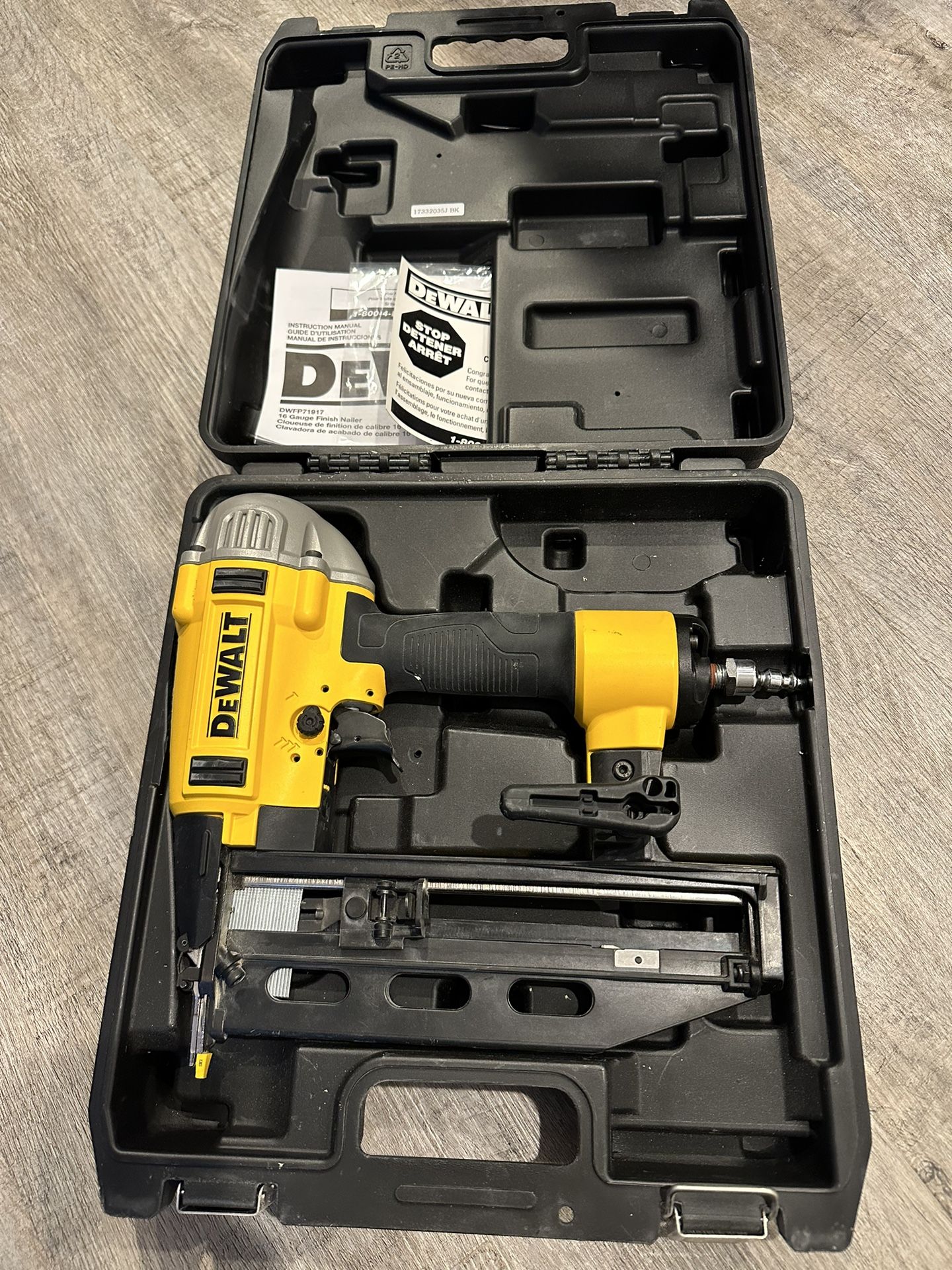 DEWALT Precision Point 16 Gauge 2-1/2 in. Finish Nailer DWFP71917 w/case