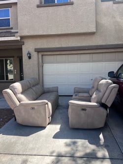 DuraPella Performance Power Reclining Sofa