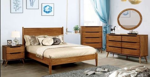 Brand New Oak 4pc Queen Bedroom Set (Available in California & Eastern King)
