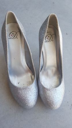 7 1/2 silver high heels