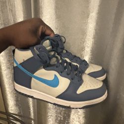 Boys Nikes Size 5.5 