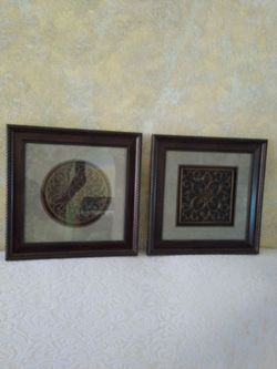 Framed Wall Art Medallion Good Condition