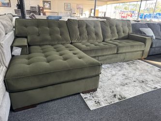 L Shape Sectional. 🚚WE DELIVER🚚